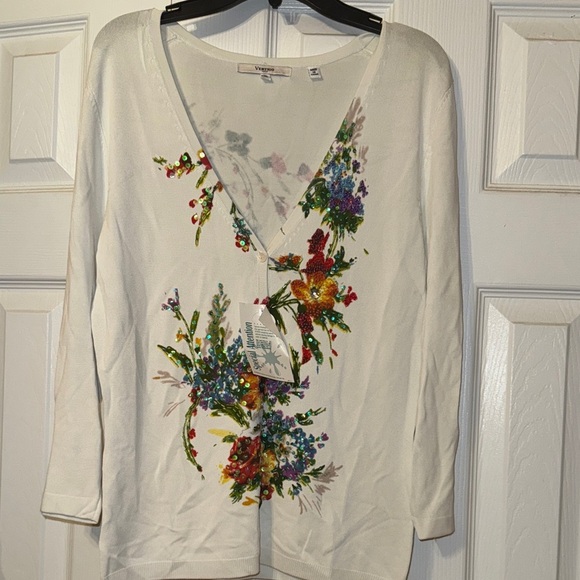 Vertigo Paris Tops - Vertigo Paris White Floral Long Sleeve Top